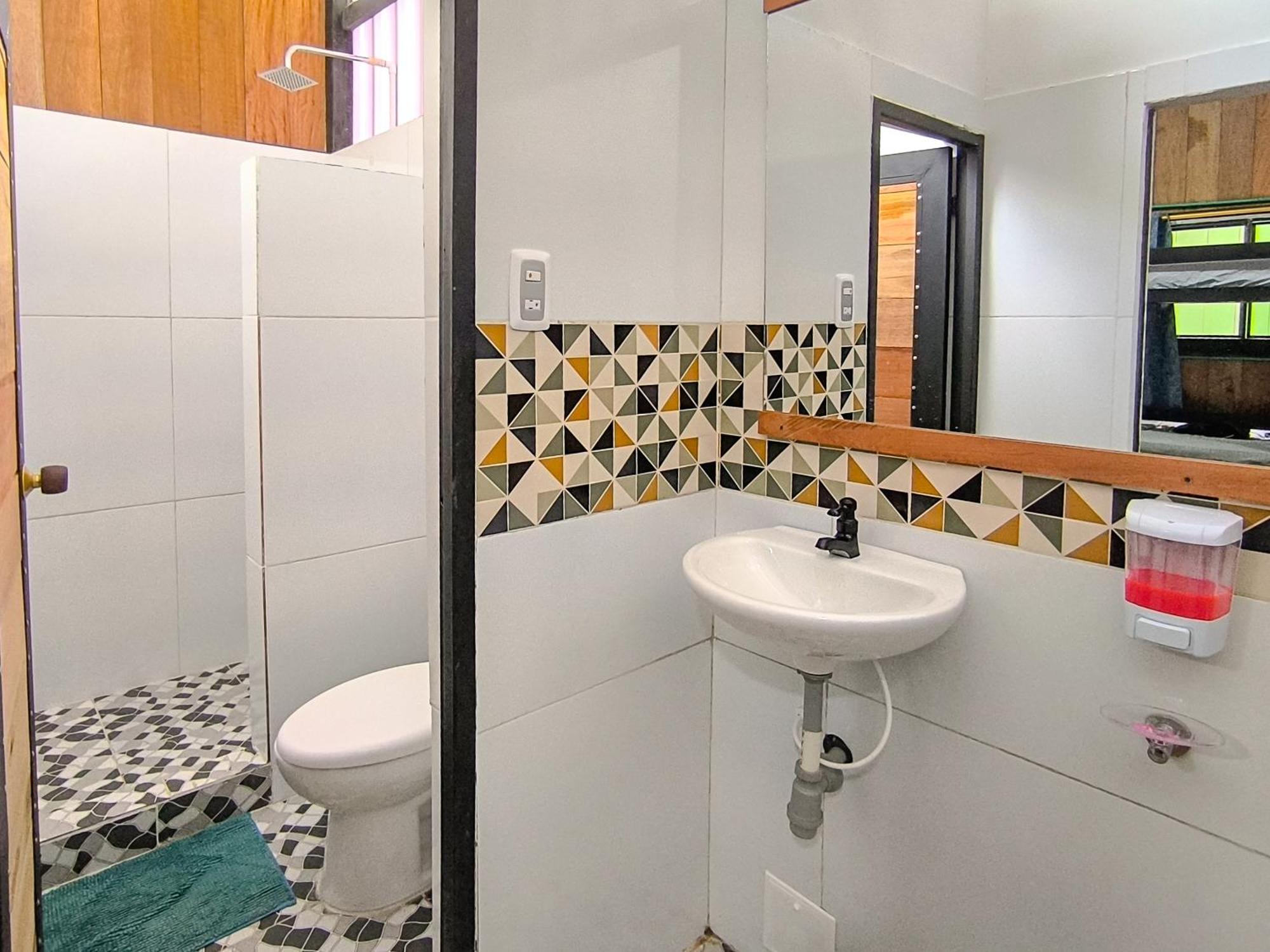 Hostel Casa De Las Palmas Tours 莱蒂西亚 外观 照片