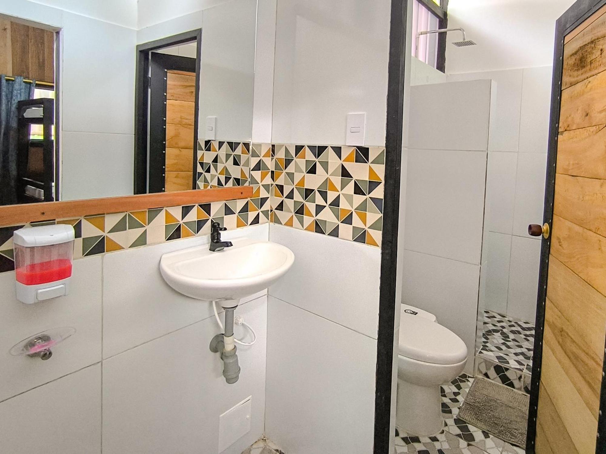 Hostel Casa De Las Palmas Tours 莱蒂西亚 外观 照片